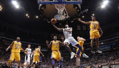 九游电竞站-球场大片！青少年篮球栏目在央视热播，激励青少年追梦，关于青少年篮球电影